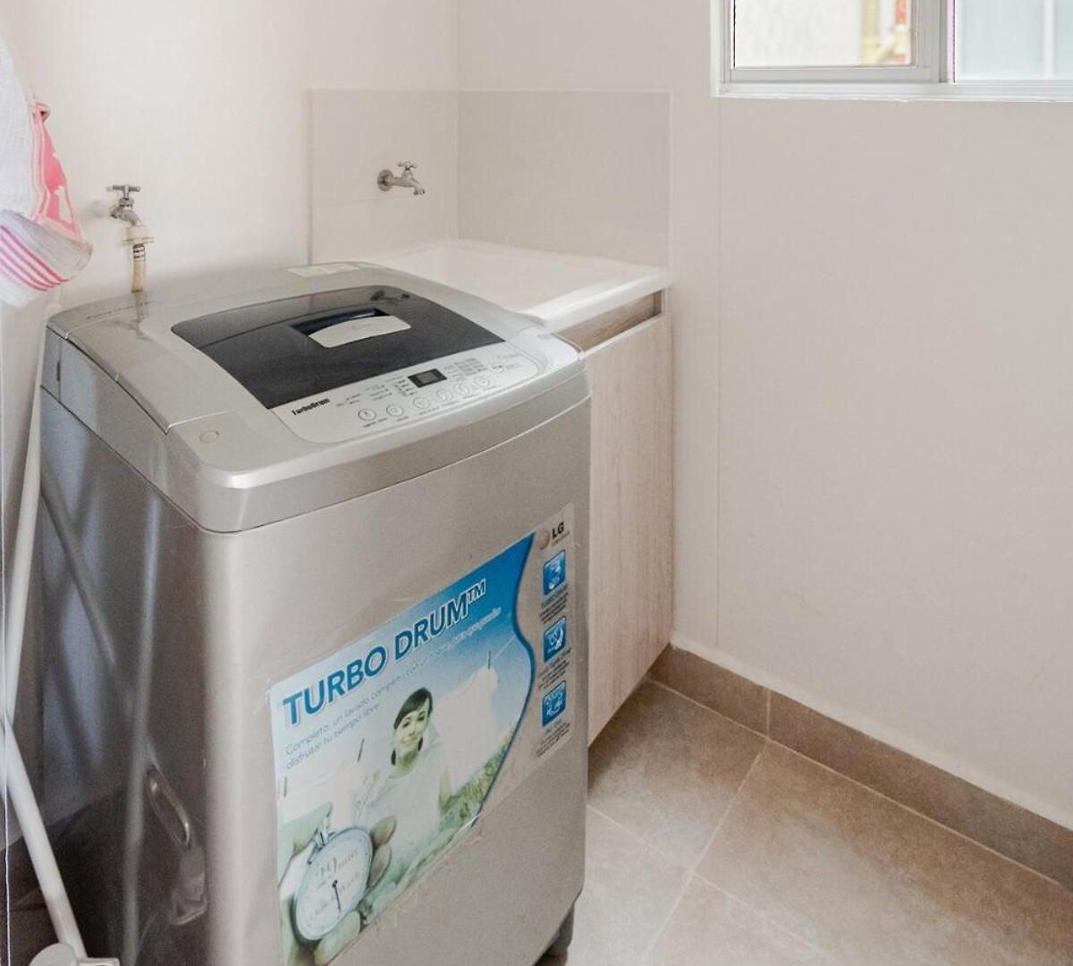 With A Pool And Parking 2bed In Cartagen *