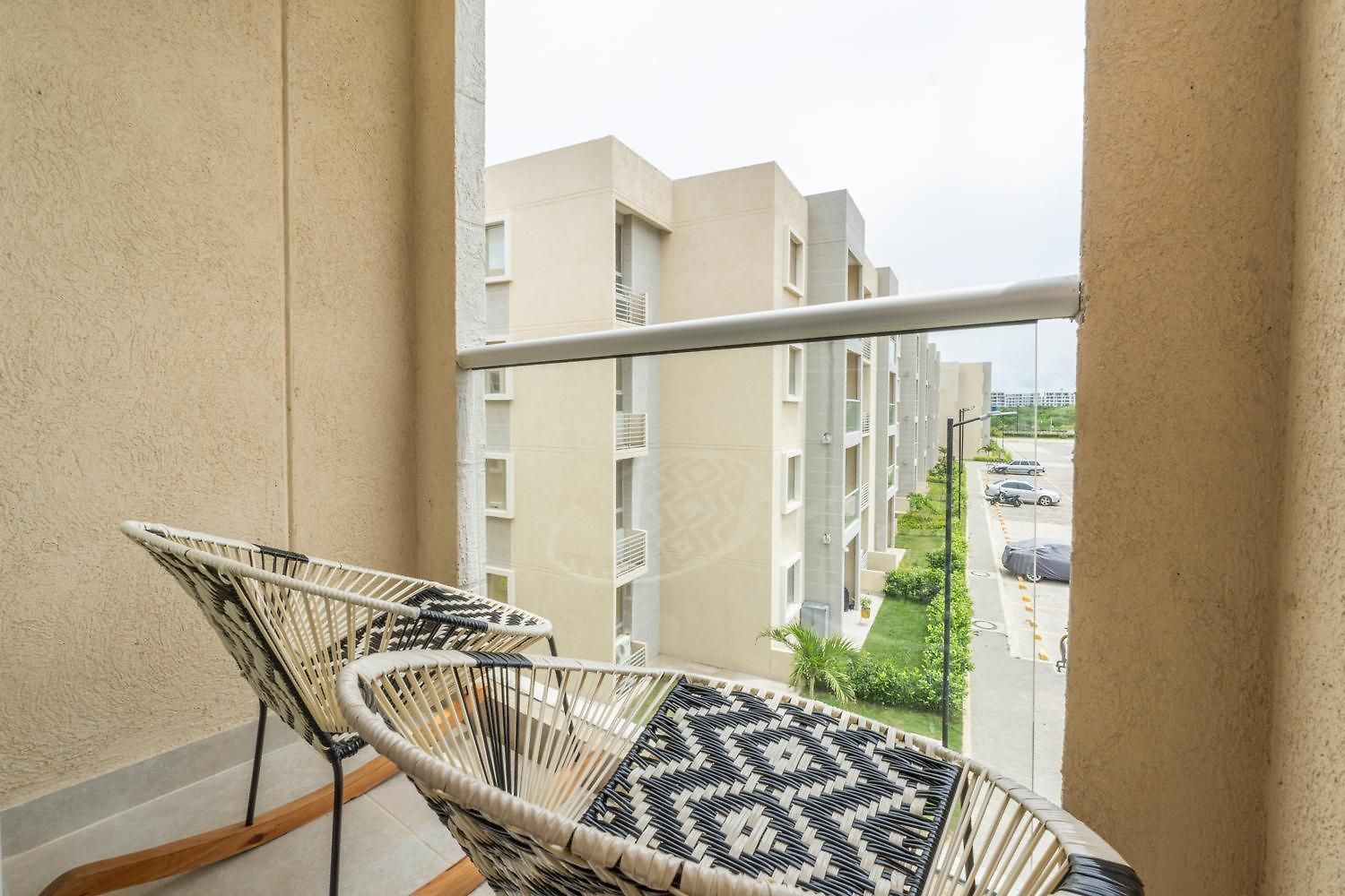 With A Pool And Parking 2bed In Cartagen