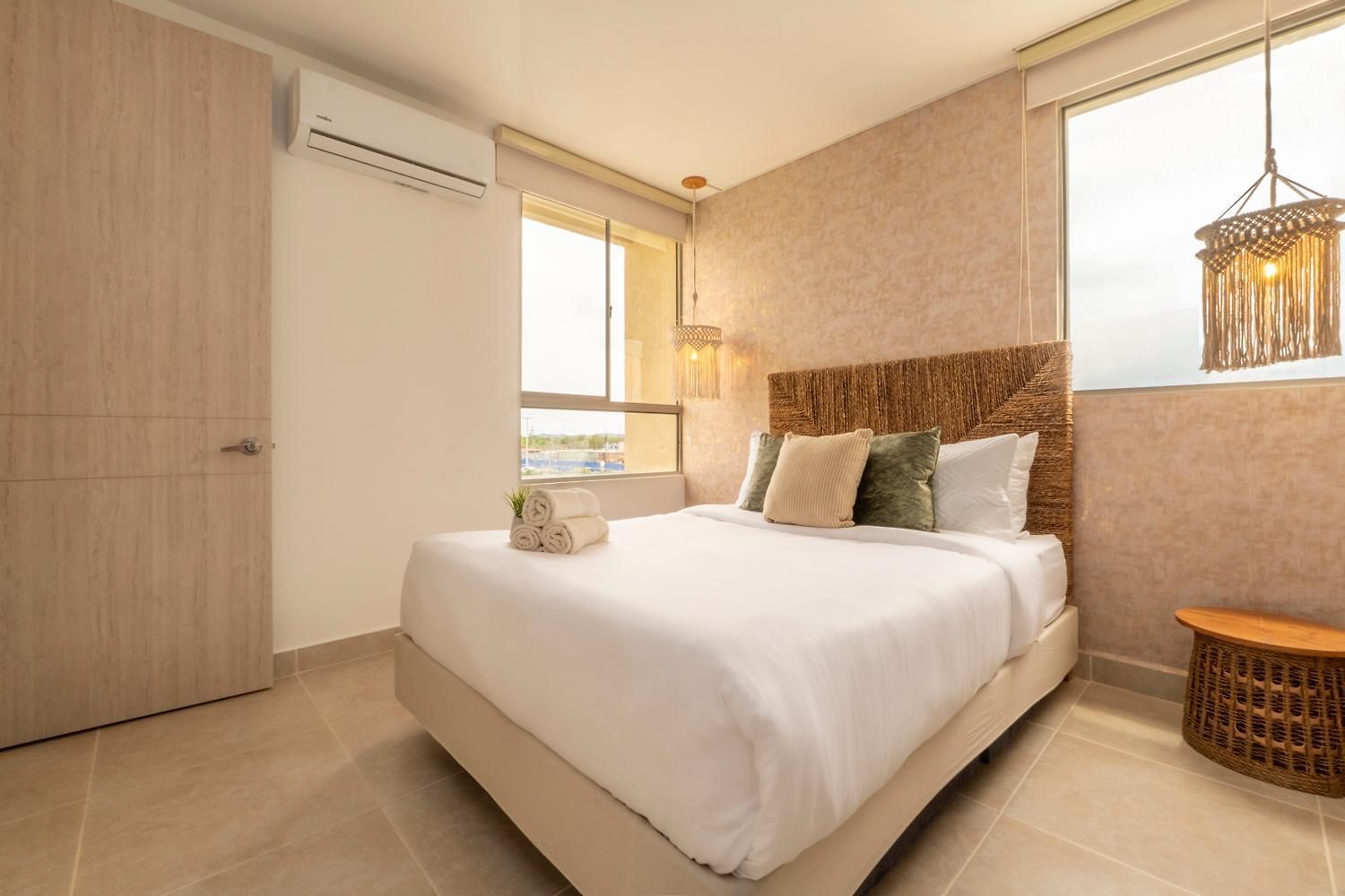 With A Pool And Parking 2bed In Cartagen