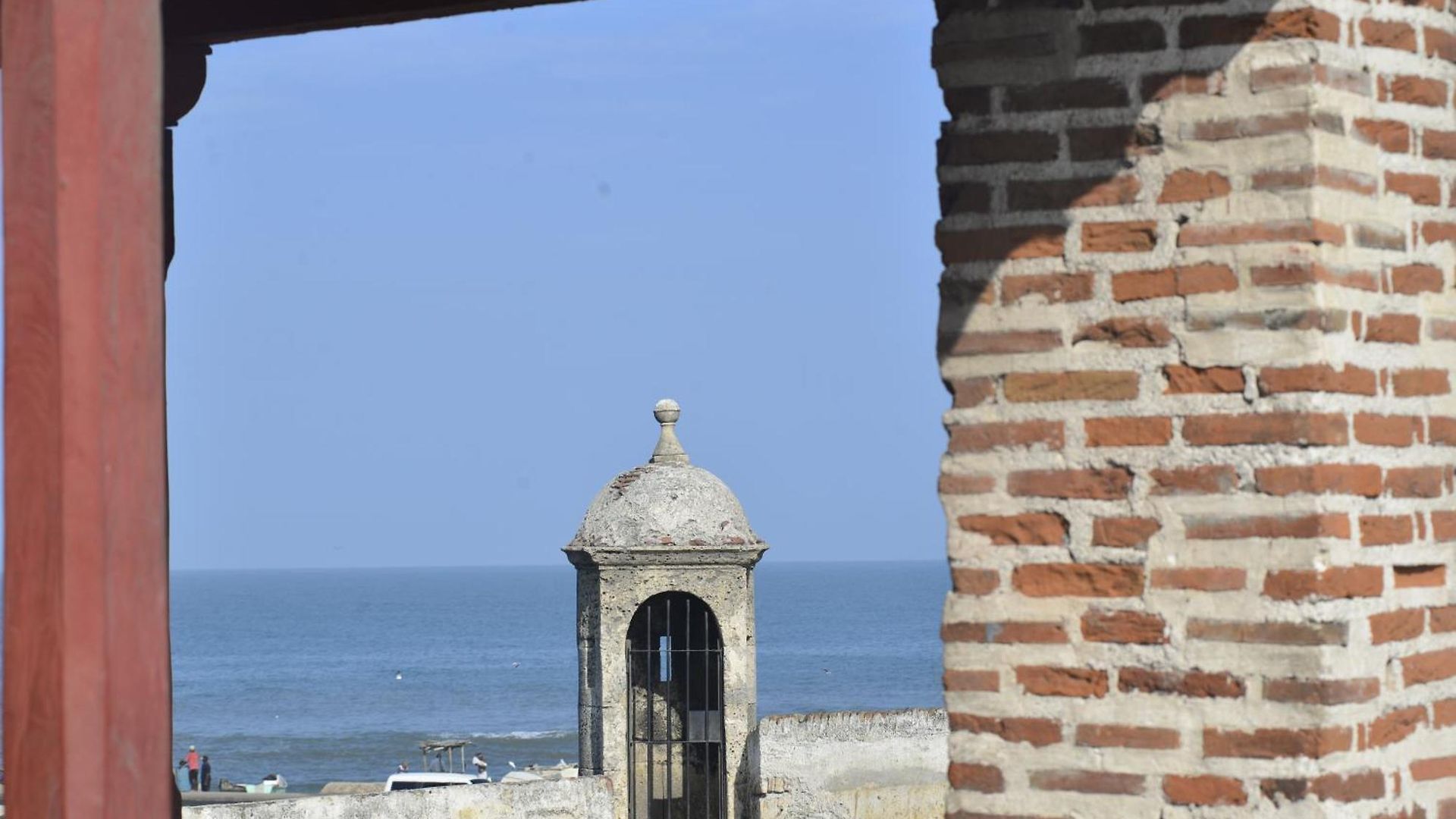 With A Pool And Parking 2bed In Cartagen *