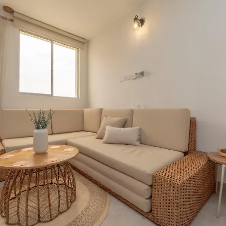 With A Pool And Parking 2bed In Cartagen
