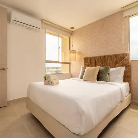 With A Pool And Parking 2bed In Cartagen