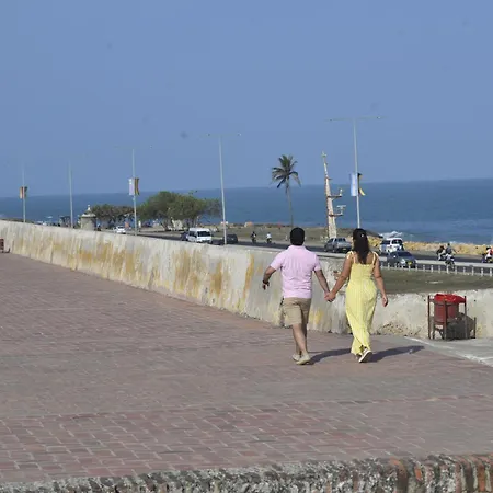 With A Pool And Parking 2bed In Cartagen Apartamento