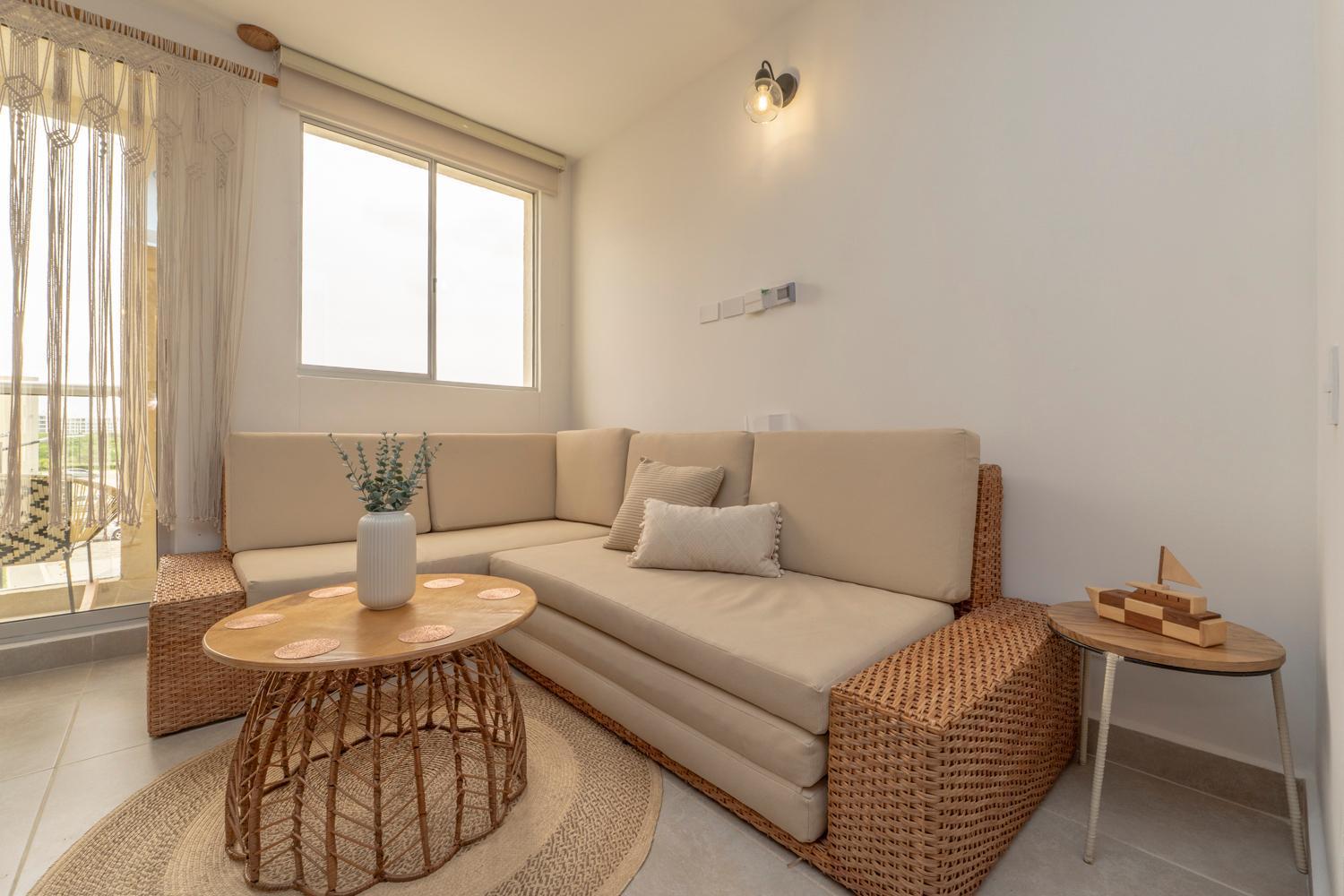 With A Pool And Parking 2bed In Cartagen
