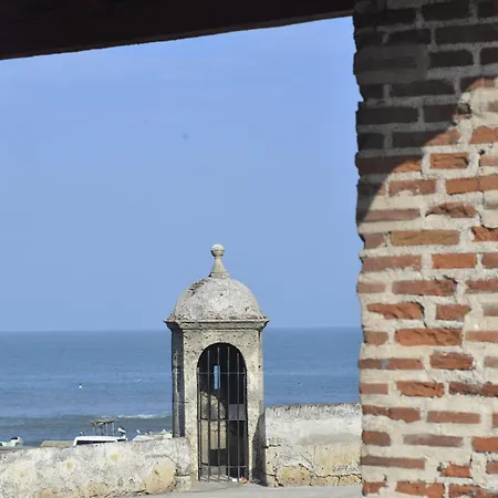 With A Pool And Parking 2bed In Cartagen *
